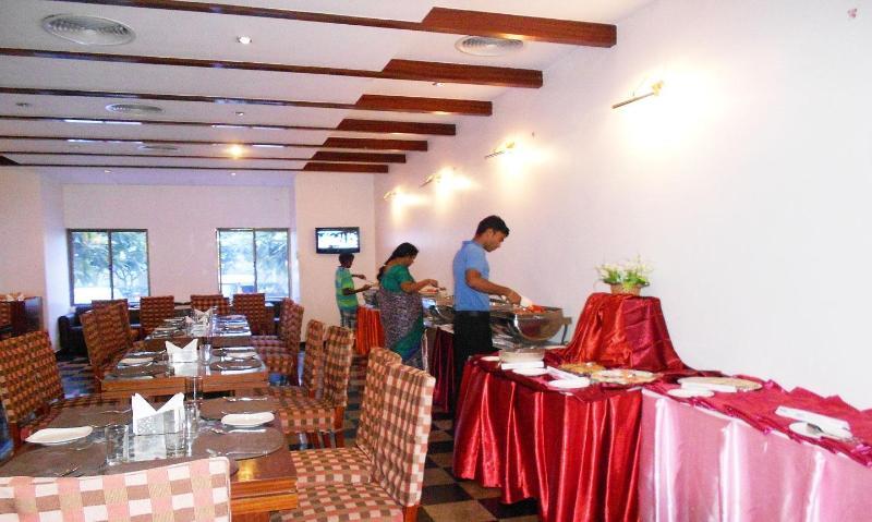 Hotel Riverside Resort And Spa Kumbakonam Exterior photo