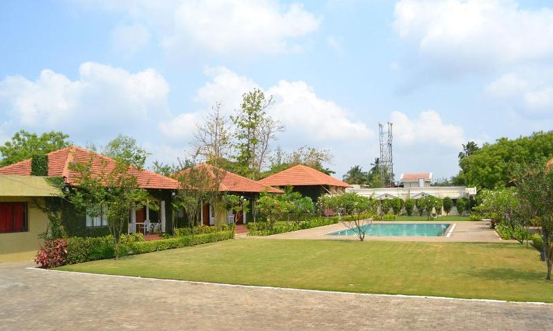 Hotel Riverside Resort And Spa Kumbakonam Exterior photo